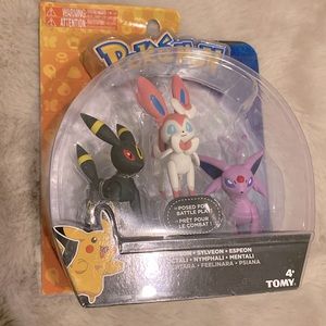 NWT TOMY Umbreon, Sylveon, Espeon Posed for Battle Play! - Pokemon